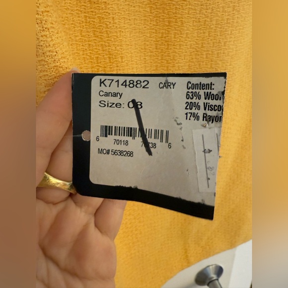 St. John Collection 2 Piece Knit Skirt Suit Set in Canary, Sz 8, New See descri - Picture 4 of 16